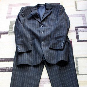 Banana Republic Wool & Cashmere Grey Pinstripe Suit w/original Garment Bag.42L